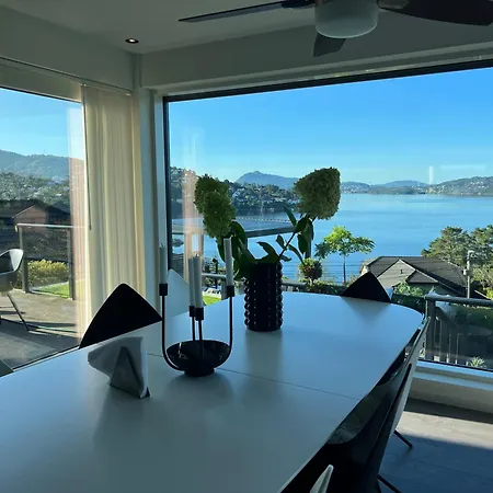 Med 5 Soverom, 4 Bad Og 3 Kjokken, 400 M Fra Lokal Badestrand Villa *