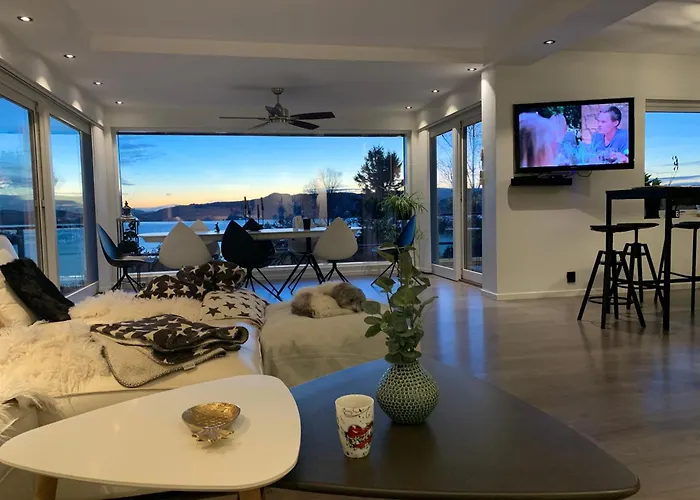 Villa Med 5 Soverom, 4 Bad Og 3 Kjokken, 400 M Fra Lokal Badestrand