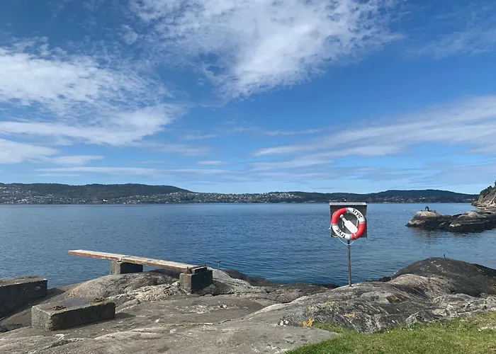 Med 5 Soverom, 4 Bad Og 3 Kjokken, 400 M Fra Lokal Badestrand * Bergen