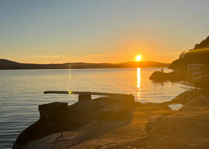 Villa Med 5 Soverom, 4 Bad Og 3 Kjokken, 400 M Fra Lokal Badestrand Bergen